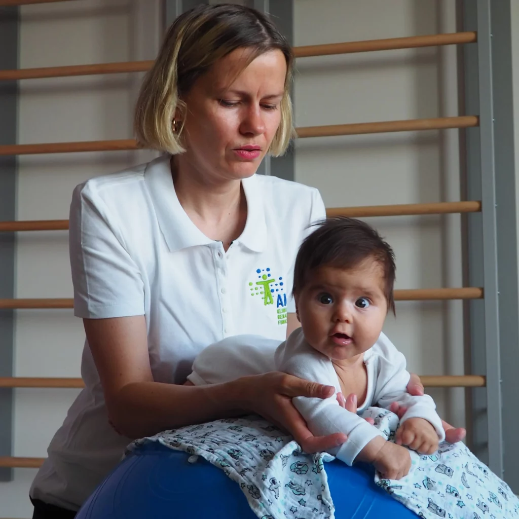 Rehabilitacja niemowląt na piłce Katowice